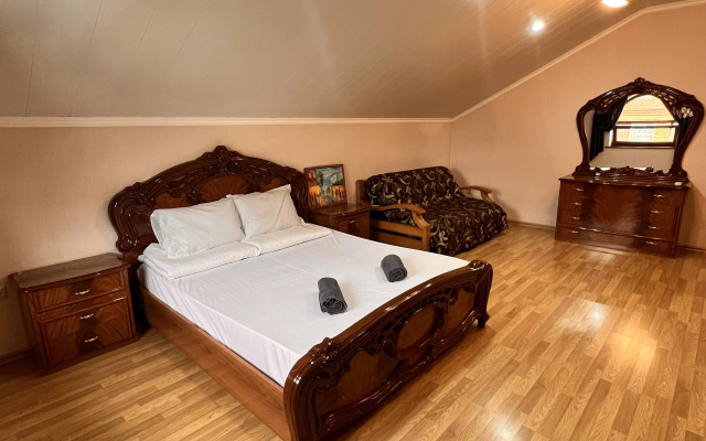 Magic Club Na Naberezhnoy Guest house