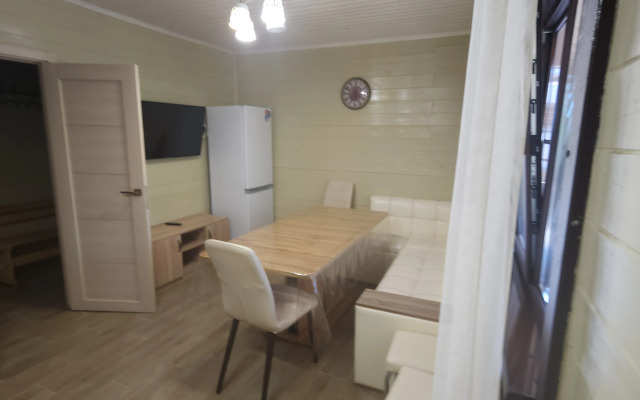 Shossejnaya 10 Guest House