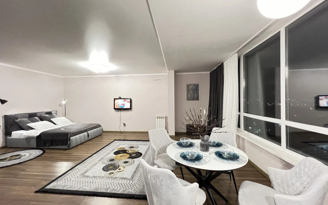 Na Ulitse Karyernaya 24 Flat