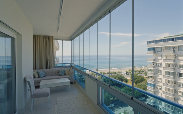 Na Pervoy Linii Morya Yekta Queen Apartments