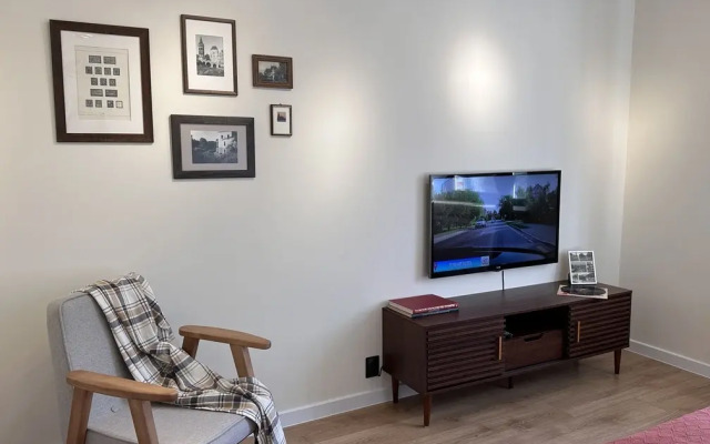 Ryadom C Naberezhnoy Reki Pregolya Flat