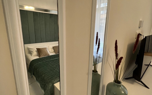 Квартира студия изумрудная в ЖК премиум класса