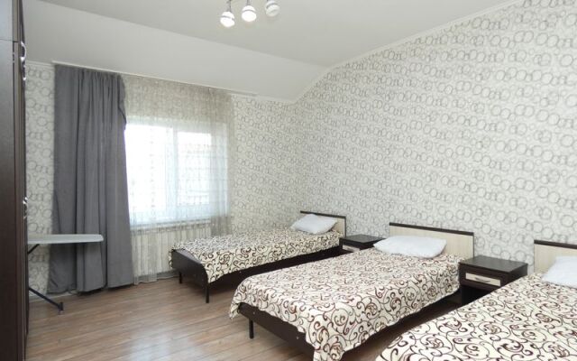 Na Yug U Chyornogo Morya Guest House