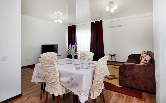 294 Raduzhny Bereg Flat