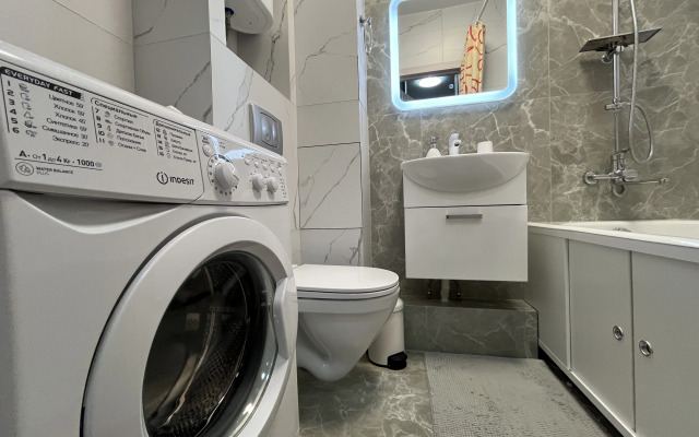 Unique Apart Kolibri ryadom s 8 Kassatsionnym sudom i Znamenskim soborom na Bolshevistskoy 1a Apartment