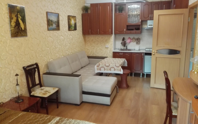 Na Dnepropetrovskoy Flat