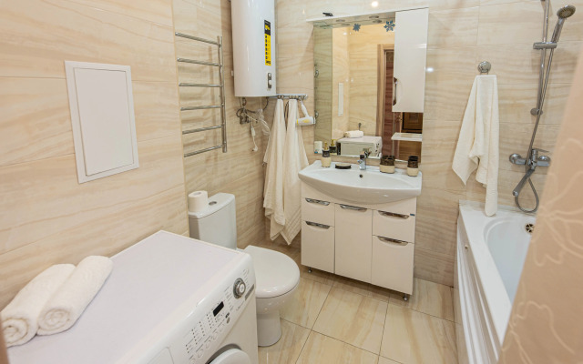 Квартира 3 комнатная квартира улица Республики,92