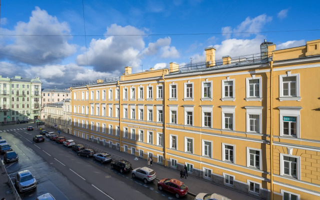 U Tavricheskogo Sada Flat