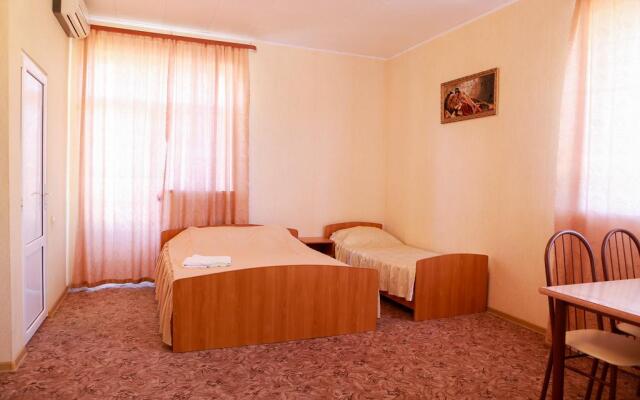 Love Story Hotel