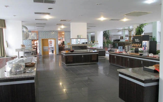 Sunshine Hotel