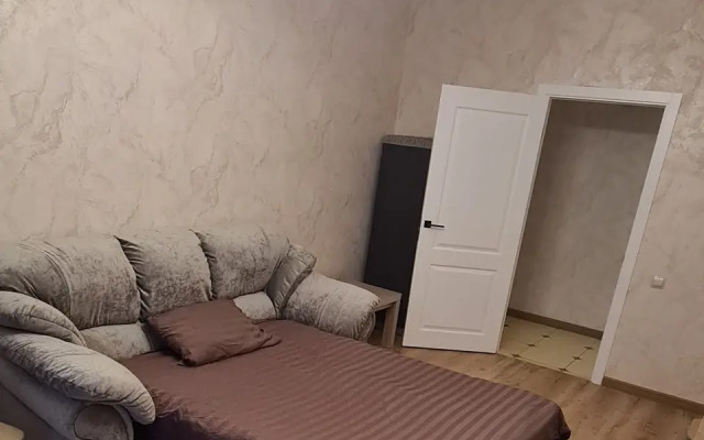 Prostornaya 3kh komnatnaya Flat