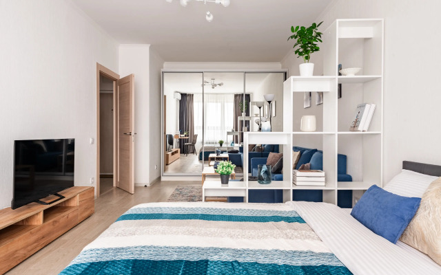 Vidovaya s balkonom na solnechnoj storone Flat