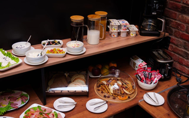 Twelve Inn Hotel