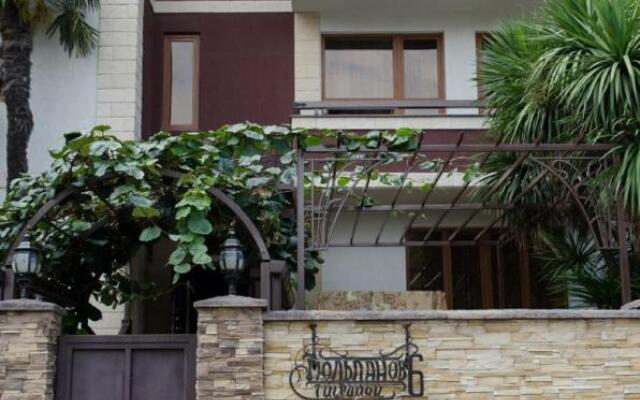 Hotel na Tyulpanov 6
