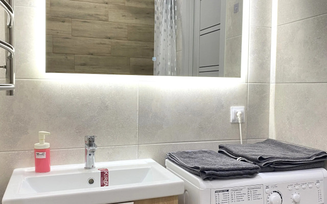 Batashi Green Flat