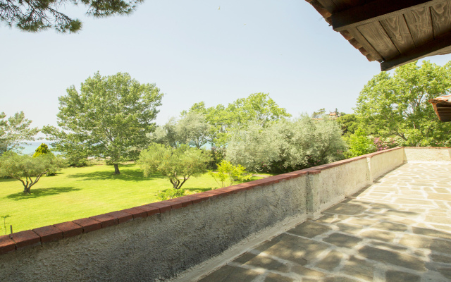 Greenlea Beachfront Spathies Villa