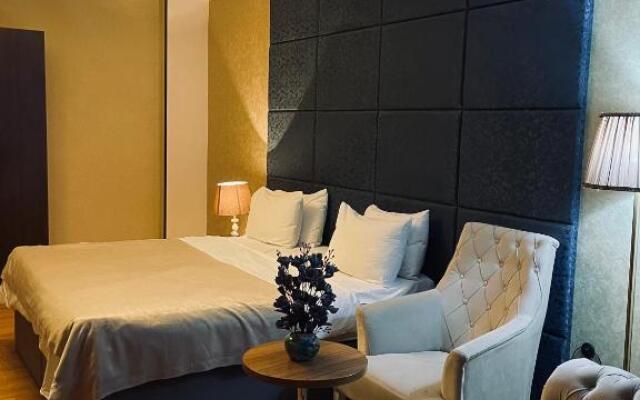 Hotel Grand Mirror