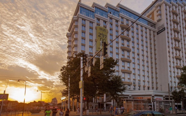 Bolshoi by Roomers Apartments