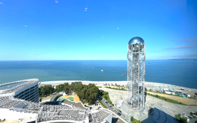 Na beregu morya Porta Batumi Tower Aparthotel