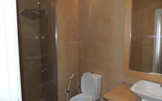 Sultan Luxurious Townhouse Near Auc Apartments