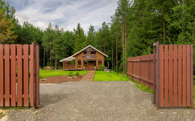 Частный дом Дом у леса