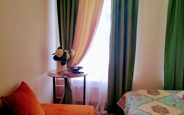 Studiya nedaleko ot Avrory Flat