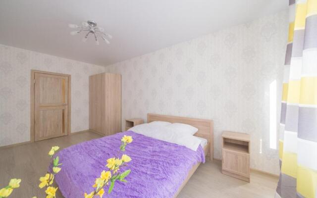 Na Kremenchugskoy 9k2 Apartments