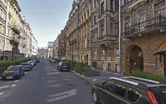 Апартаменты у площади Восстания