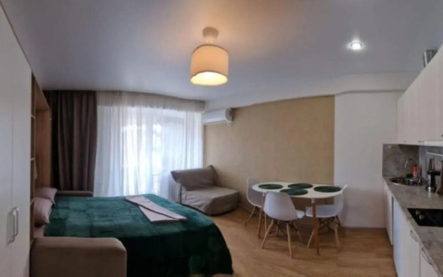 Studiya Na Pervoy Linii Morya Flat