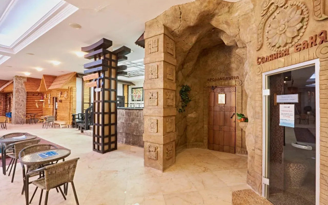 Grinn Hotel