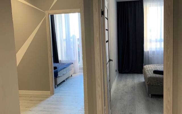 Yevro Trekhkomnatnaya S Dzhakuzi Flat