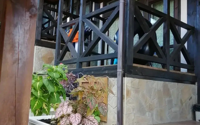 Shale U Morya Guest house