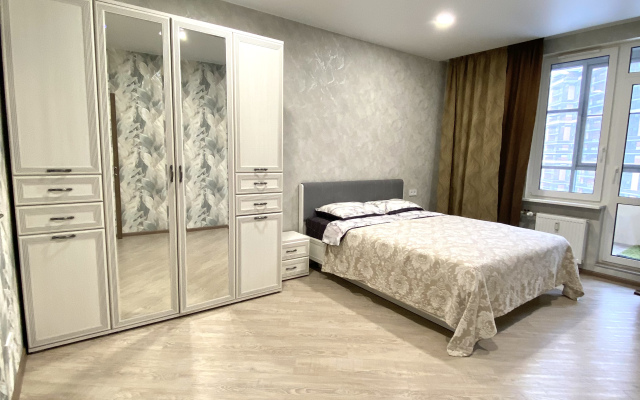 Квартира Большая двухкомнатная у метро Пионерская