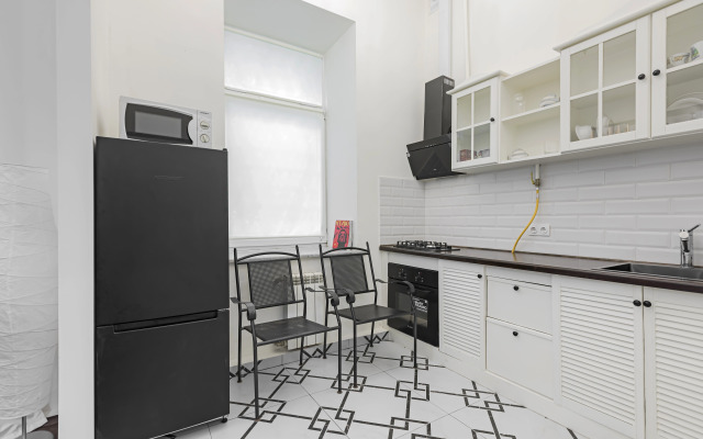 Flat Dvukhurovnevaya V Tsentre Goroda