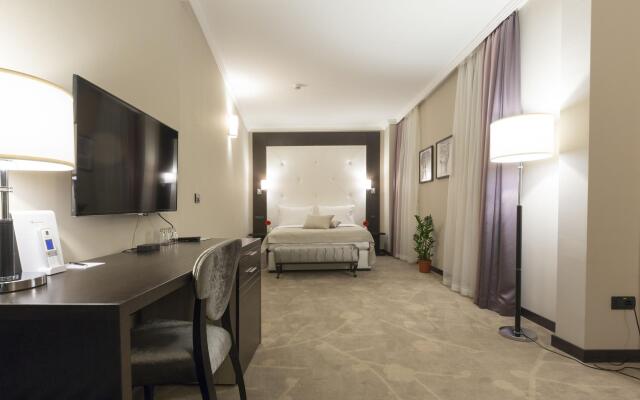 Constantine the Great Hotel