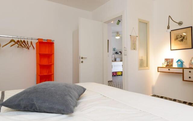 Vintage & Chic With Patio By Feelhome Apartments