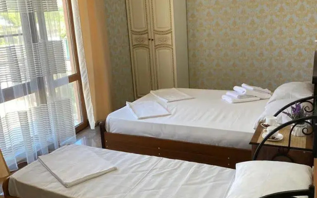 RosaHome Loo Guest house