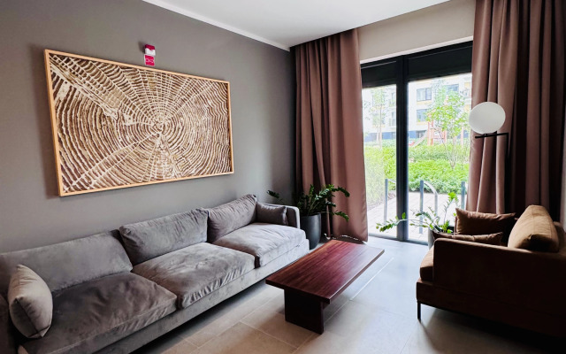 Shikarnaya Studio S Frantsuzskim Balkonom V Serdtse Yevropeyskogo Flat