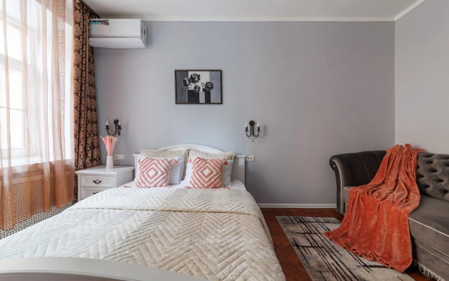 Апартаменты Трехкомнатные у Площади Восстания 10 гостей