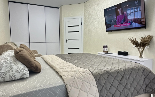 Buravtseva 42/1 Na 13 (HouseVip26) Flat