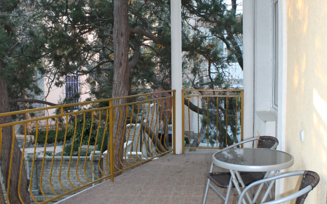 Na Shosse Alupkinskom 62V Guest House