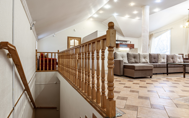Ulitsa Belyakova 1a Private House