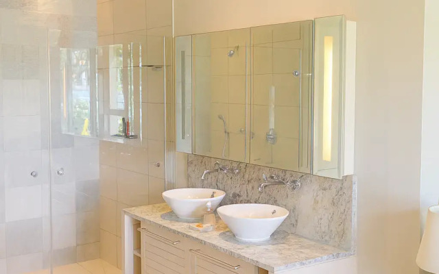 Stilnye Prostornye Na Eden Island Apartments