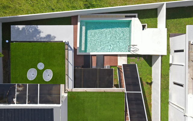 Nariya Bayfront Phuket Resort