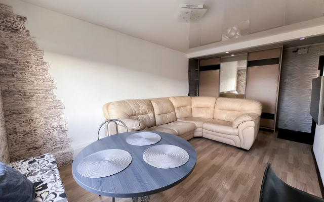 Квартира 3-комнатная на Баумана 12