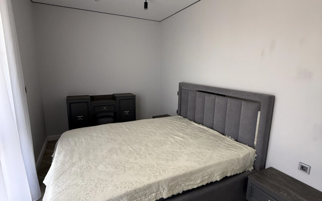 Na Beregu Morya Amra Loft Flat