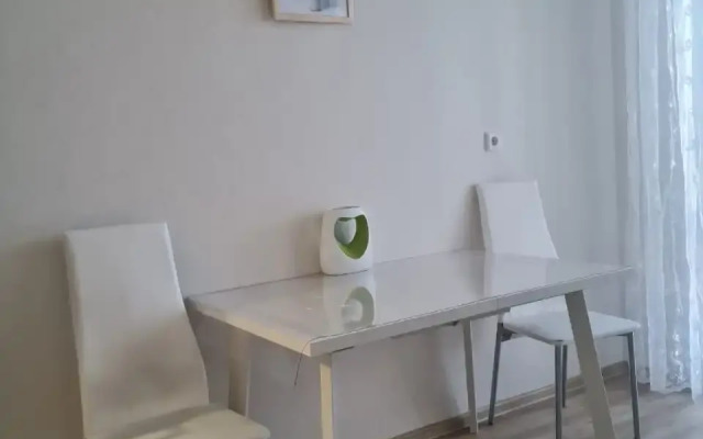 Na Entuziastov Flat