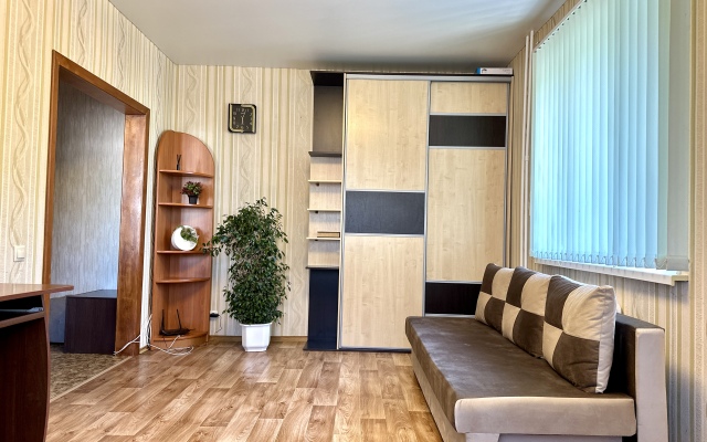 v novostroyke s balkonom Apartments