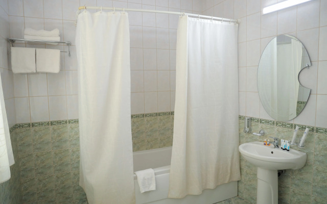 Expo Hotel