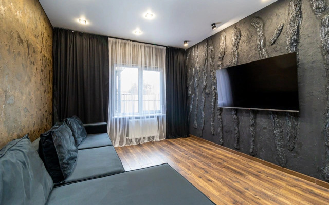 Частный дом с беседкой баней и чаном